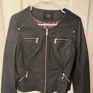 TCEC Black Leather Jacket with Zipper Details